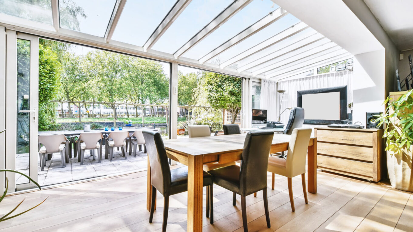 Comment une véranda bien pensée améliore votre bien-être quotidien à Vernon ?